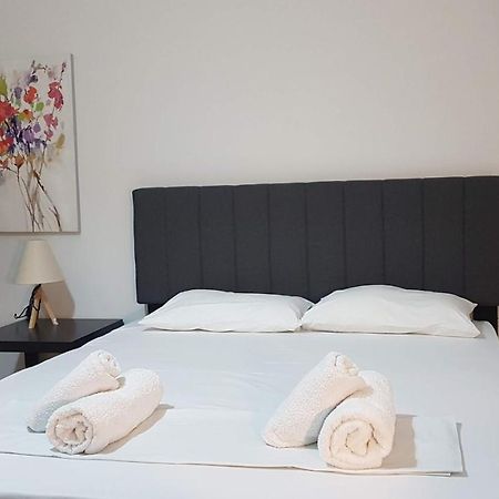 Olive Apartment- Athens Center, 4 Bd, 1.5 Bath المظهر الخارجي الصورة