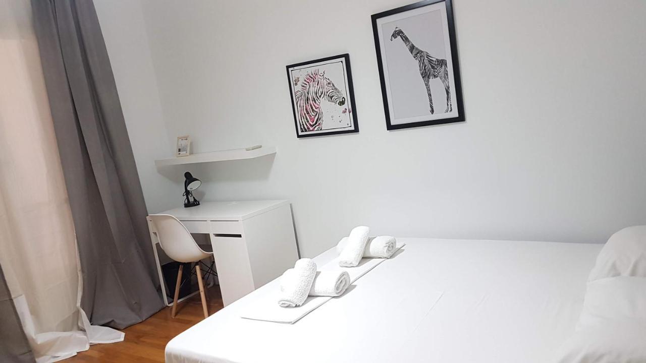 Olive Apartment- Athens Center, 4 Bd, 1.5 Bath المظهر الخارجي الصورة