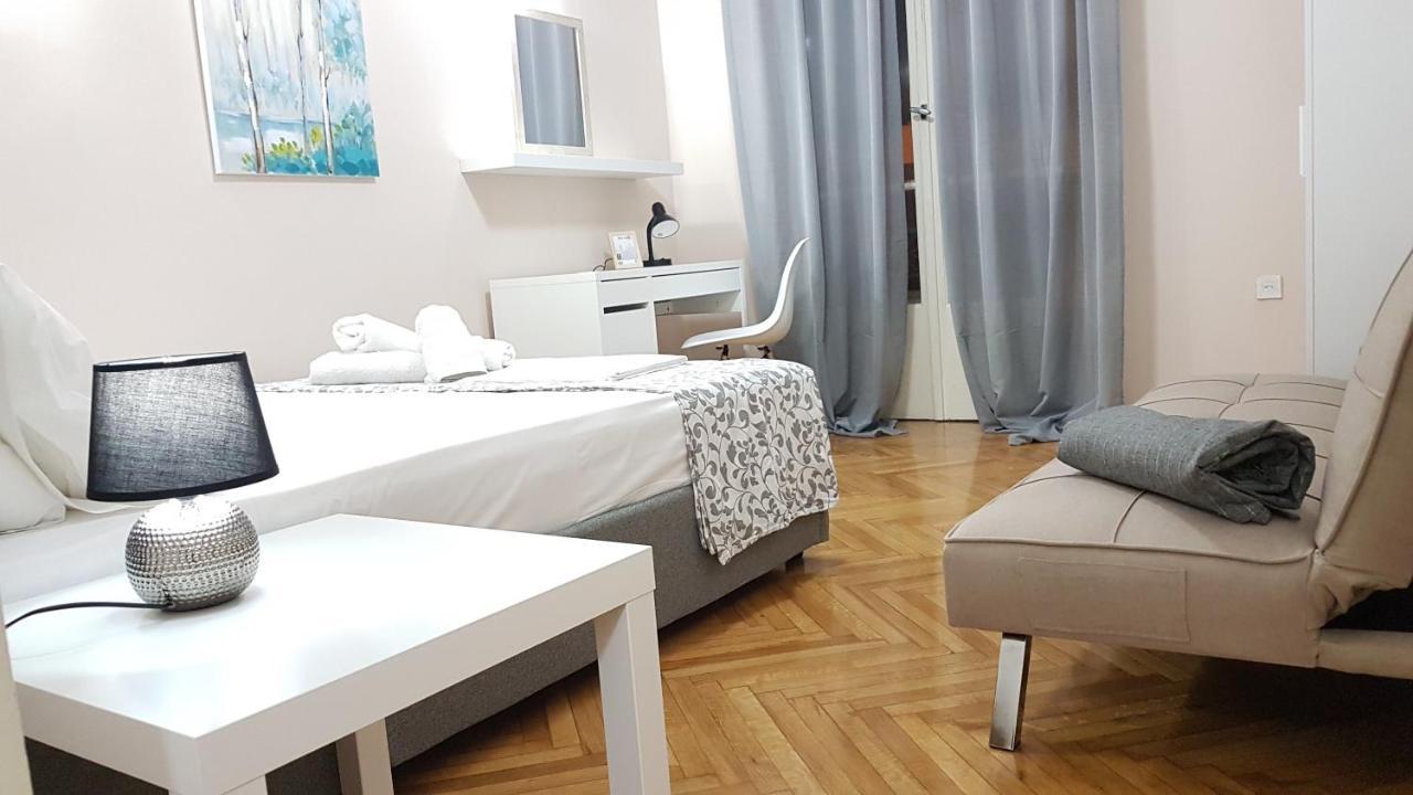 Olive Apartment- Athens Center, 4 Bd, 1.5 Bath المظهر الخارجي الصورة